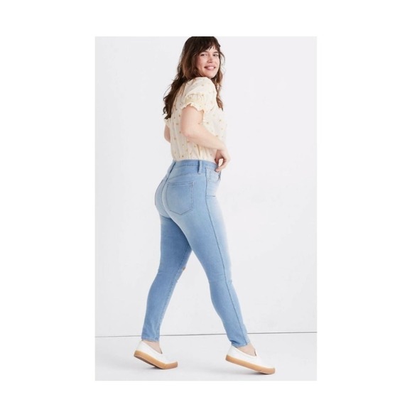Madewell Light Blue Curvy Roadtripper Jeggings 25 - Picture 1 of 8
